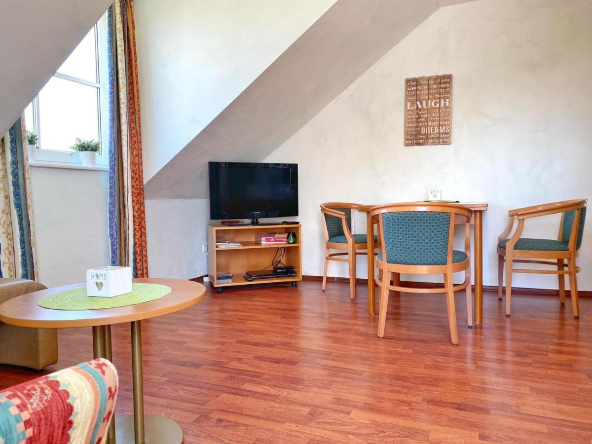 Hafenresidenz - Ferienwohnung 19 - Kapitaen Wiek auf Rugen Bagian luar foto